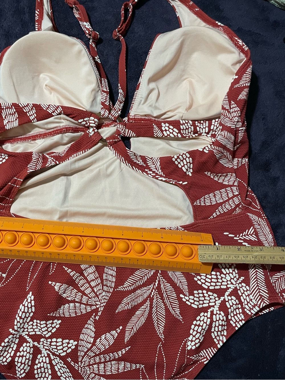 Cupshe Rust Red One-Piece with White Leaf Print - Picture 6 of 9